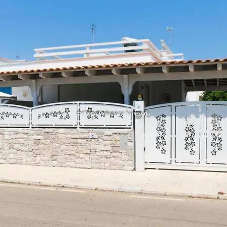 Melograno Con Patio 6pax, 200m Dal Mare *